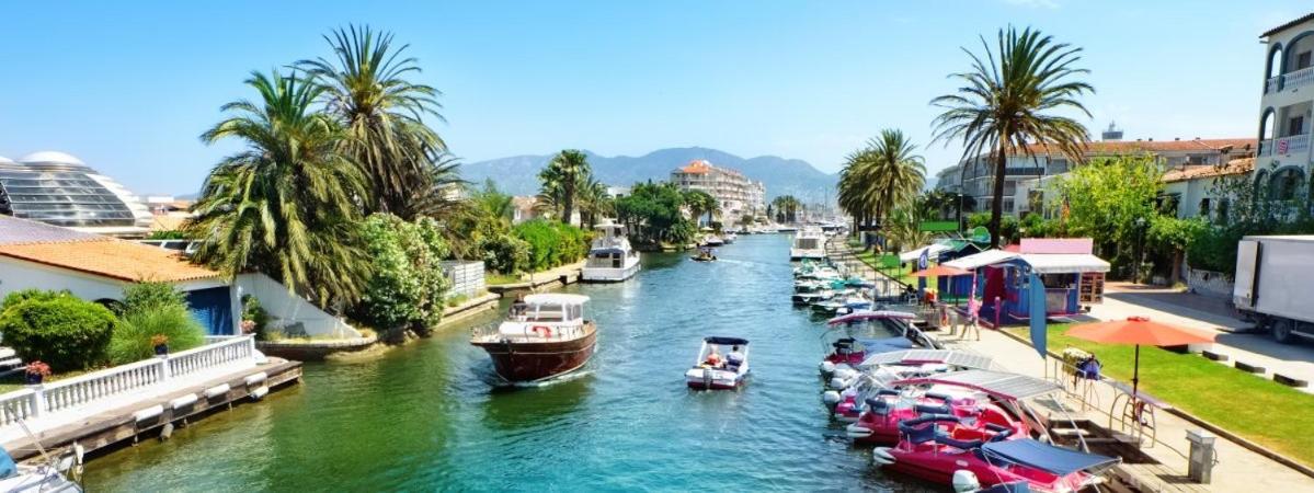 Vistas Frontales Al Mar Leilighet Empuriabrava Eksteriør bilde